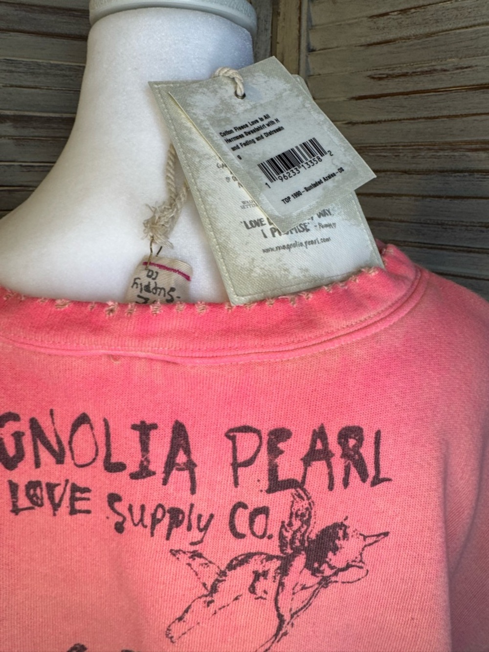 Magnolia Pearl Love To All Hermosa Sweatshirt NWT - Picture 7 of 8